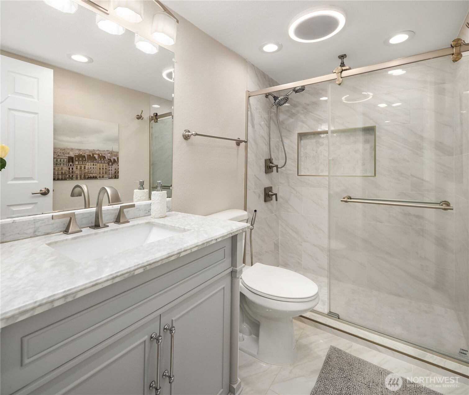 4727 W Lake Sammamish Parkway SE #B201, Issaquah, WA 98027