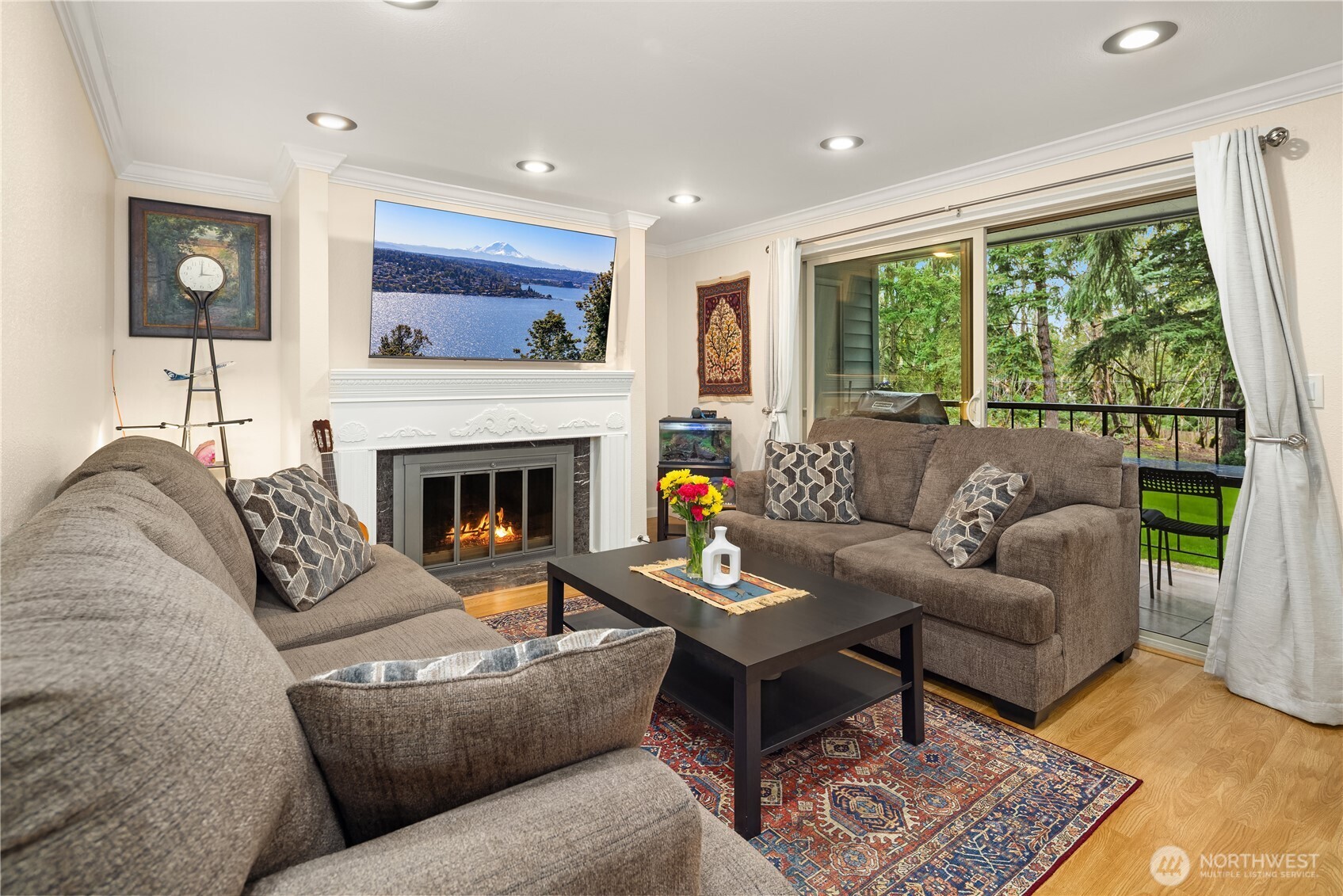 4727 W Lake Sammamish Parkway SE #B201, Issaquah, WA 98027