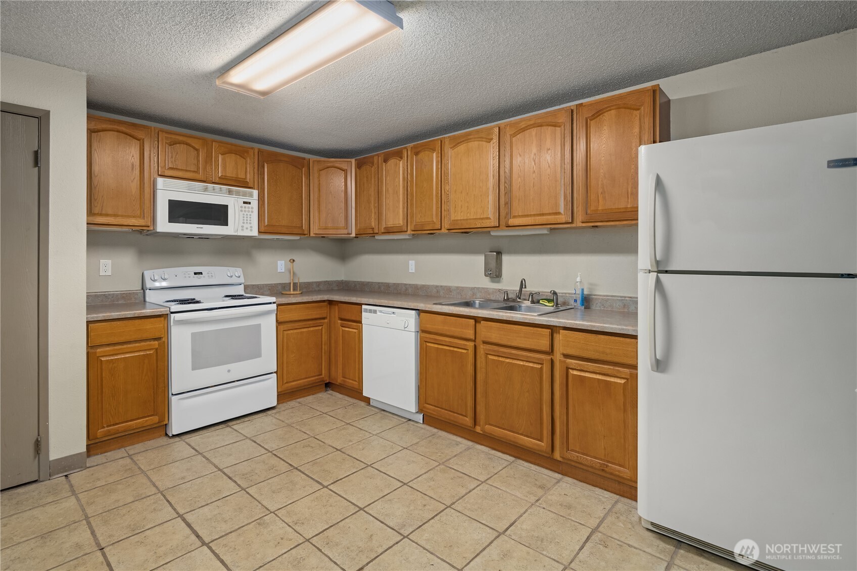 4727 W Lake Sammamish Parkway SE #B201, Issaquah, WA 98027