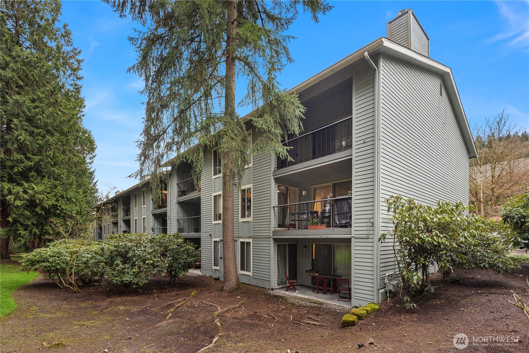 4727 W Lake Sammamish Parkway SE #B201, Issaquah, WA 98027