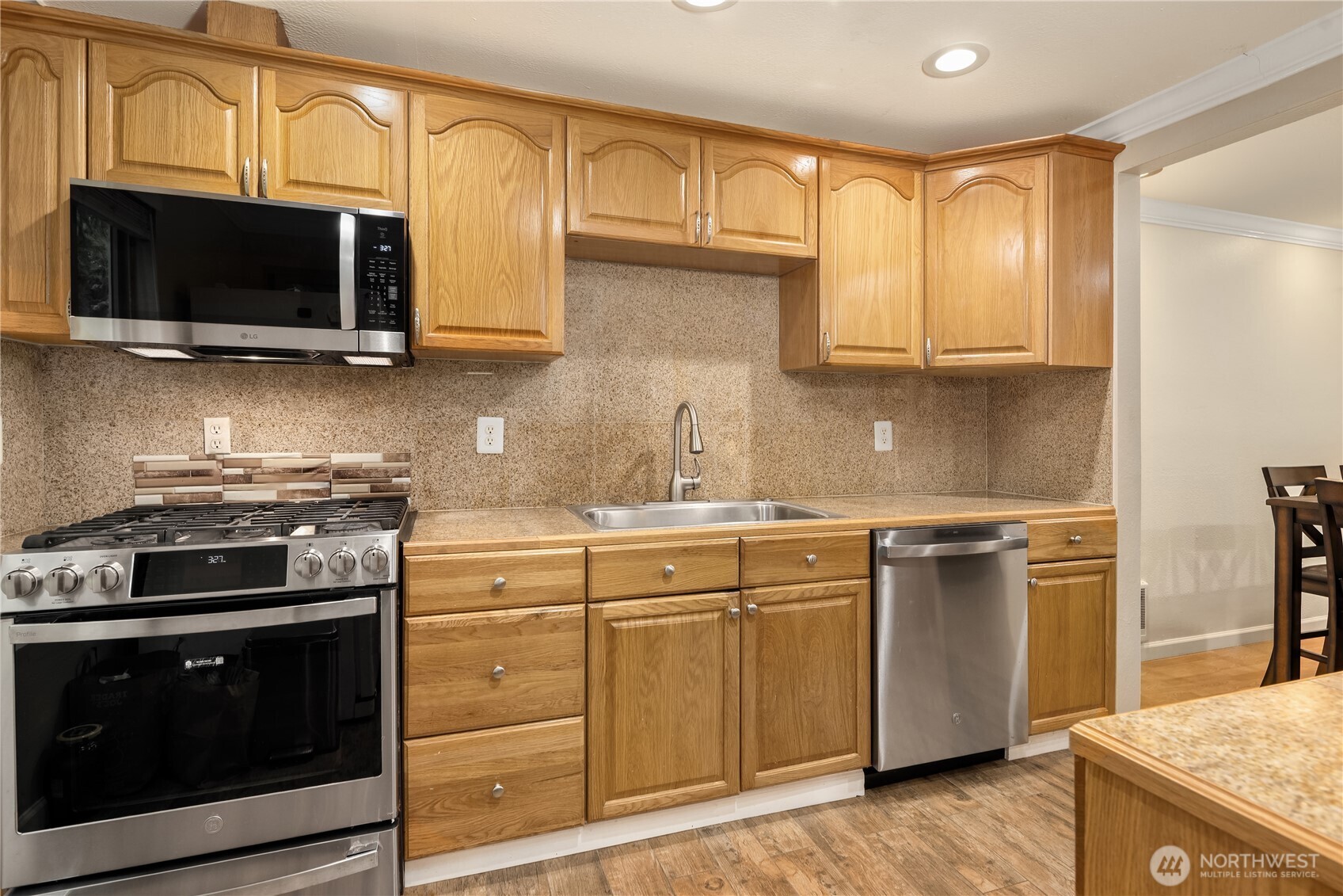 4727 W Lake Sammamish Parkway SE #B201, Issaquah, WA 98027