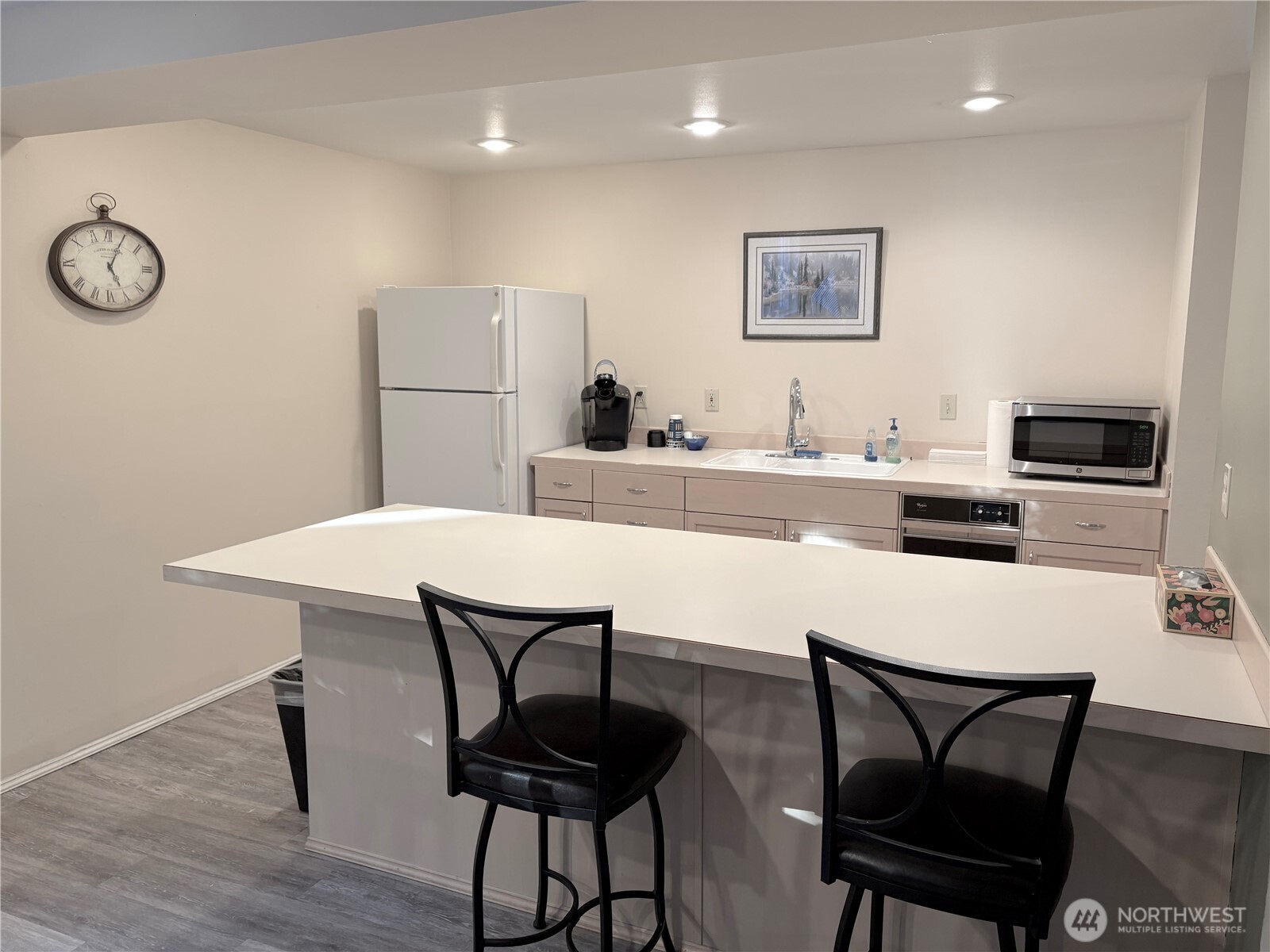 250 NW Dogwood Street #C201, Issaquah, WA 98027