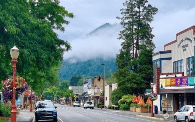 250 NW Dogwood Street #C201, Issaquah, WA 98027