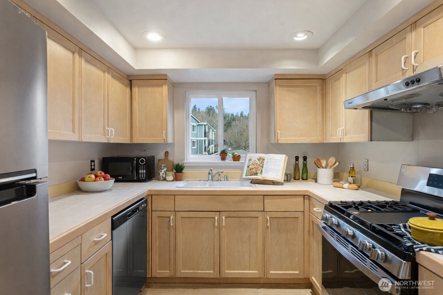 250 NW Dogwood Street #C201, Issaquah, WA 98027