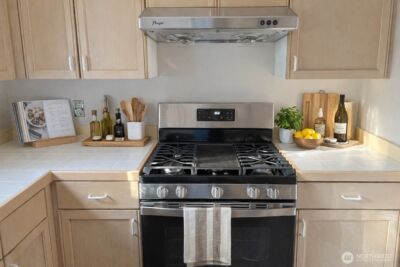 250 NW Dogwood Street #C201, Issaquah, WA 98027 - Photo 5