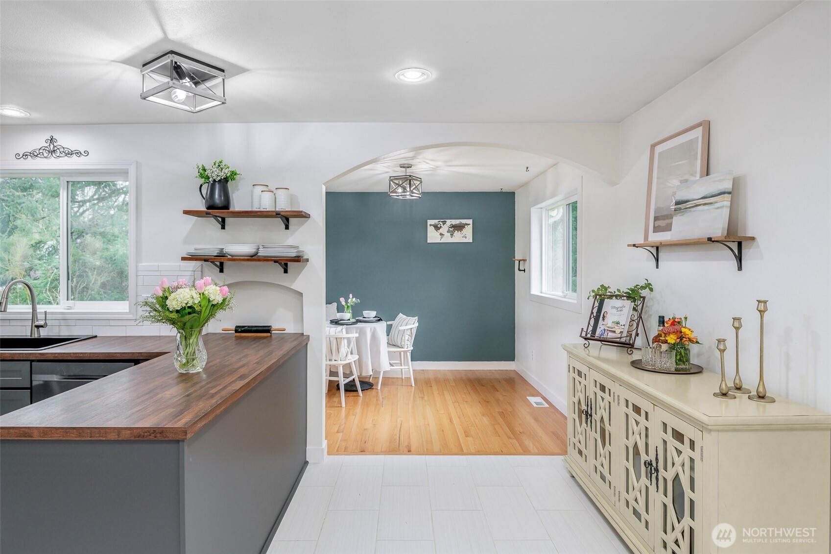 3210 S Bay Road NE, Olympia, WA 98506