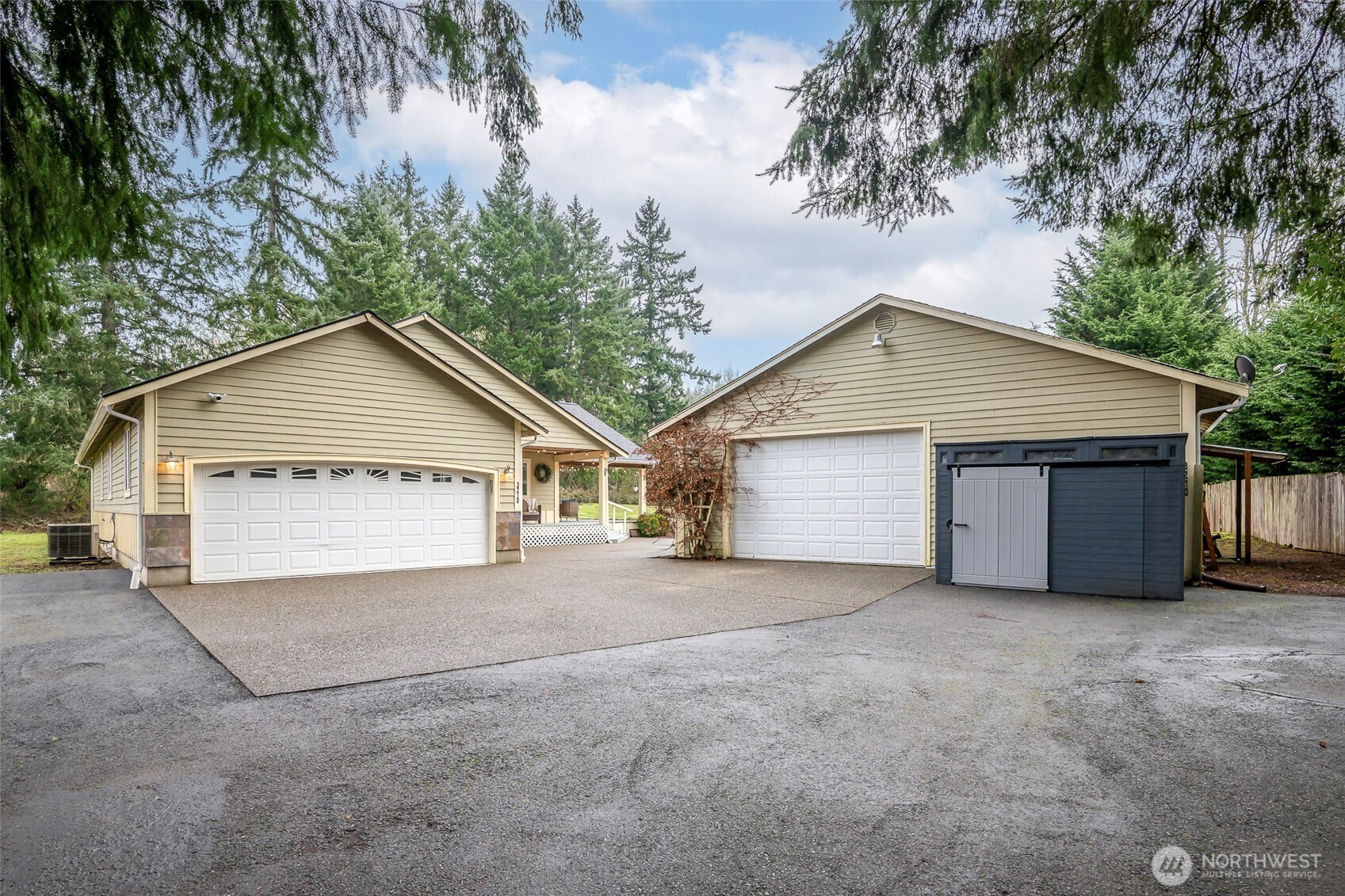 3210 S Bay Road NE, Olympia, WA 98506