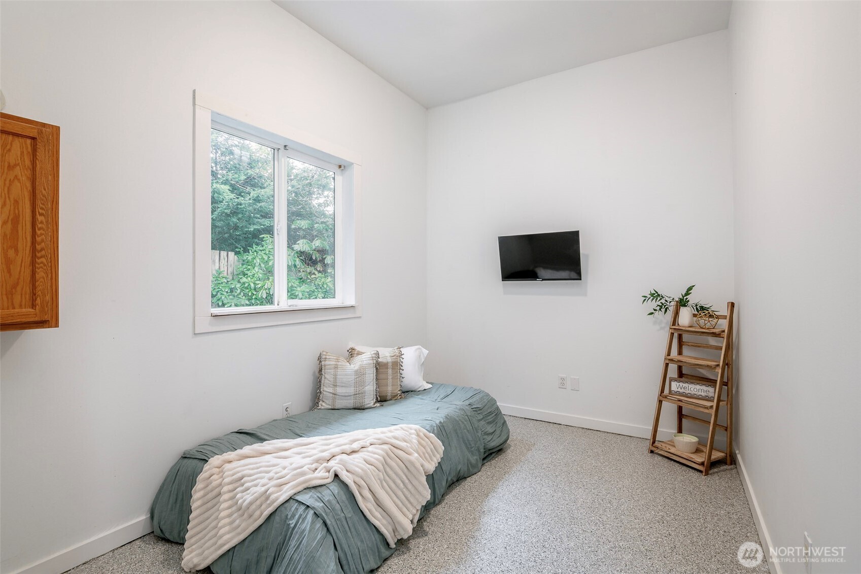 3210 S Bay Road NE, Olympia, WA 98506