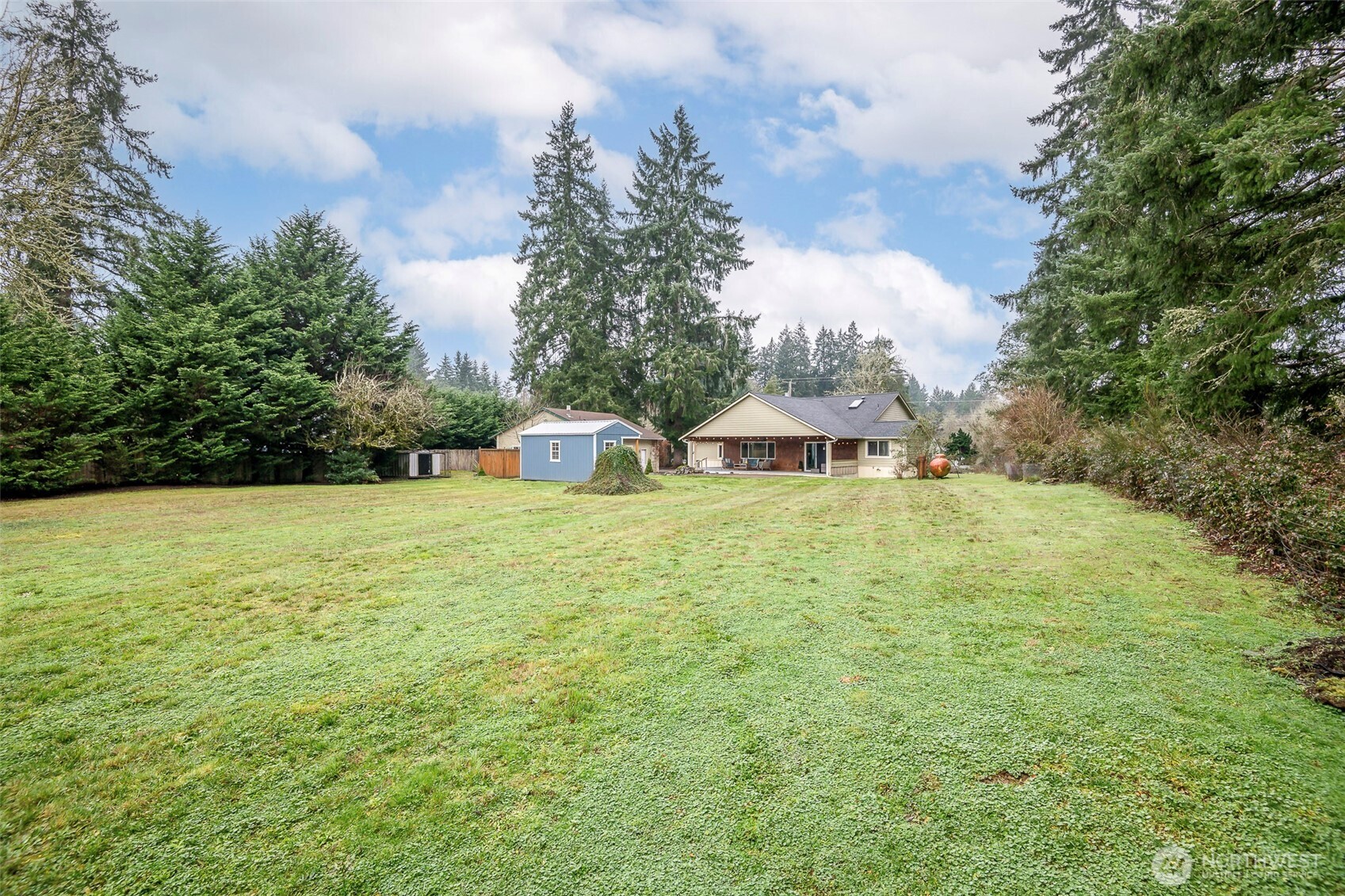 3210 S Bay Road NE, Olympia, WA 98506