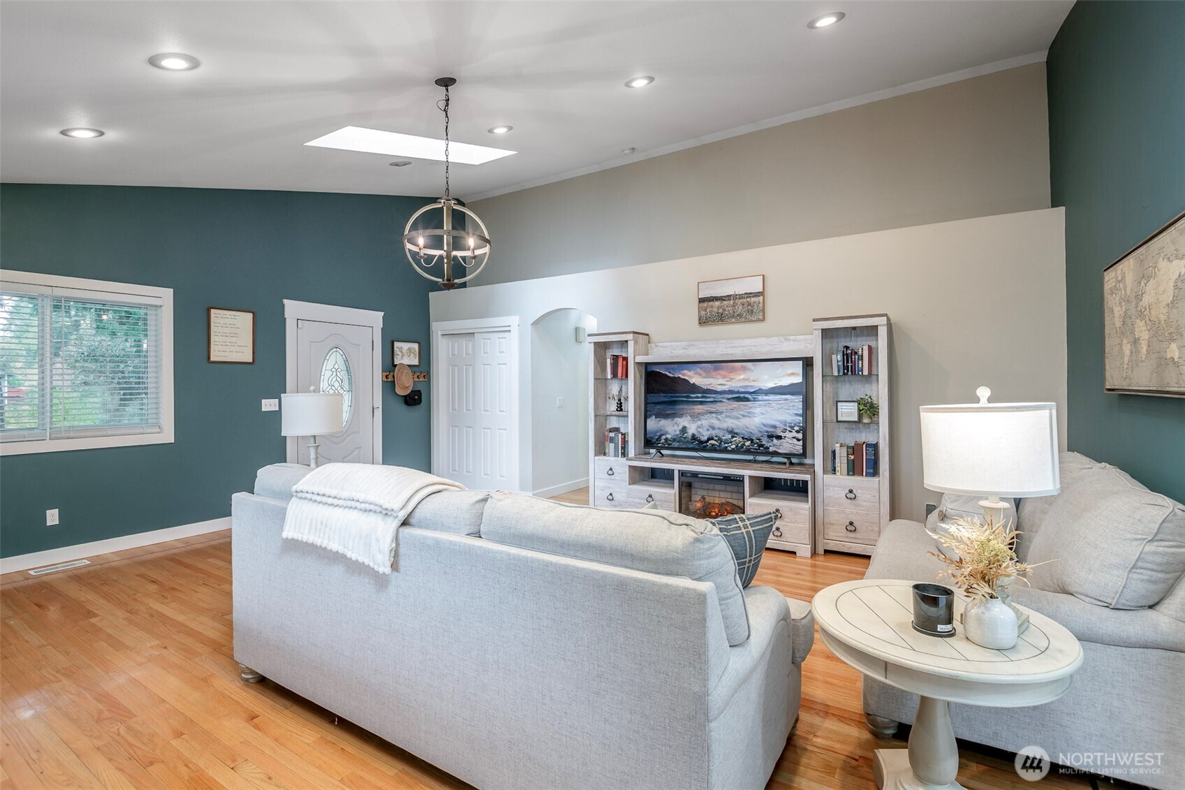 3210 S Bay Road NE, Olympia, WA 98506