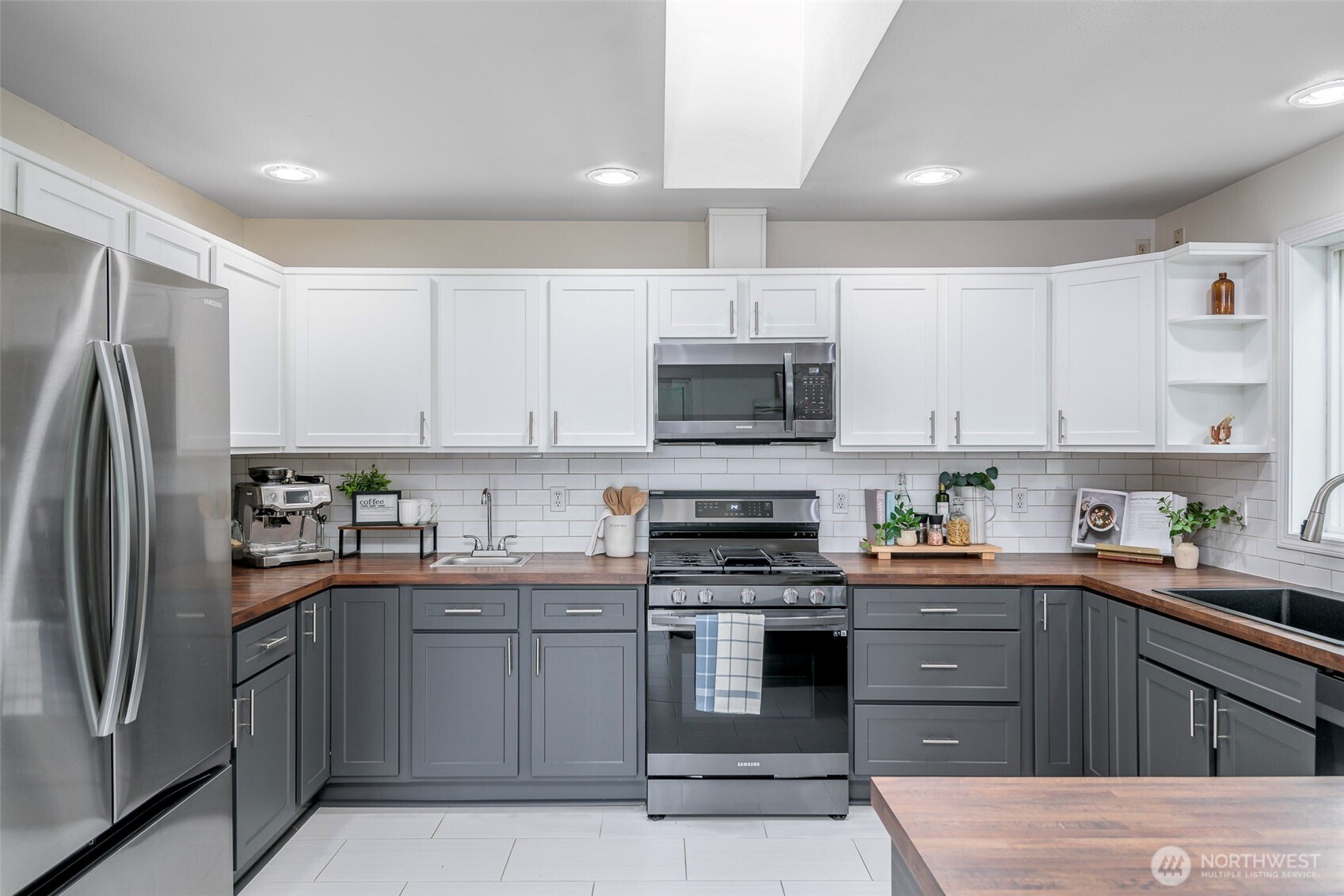 3210 S Bay Road NE, Olympia, WA 98506