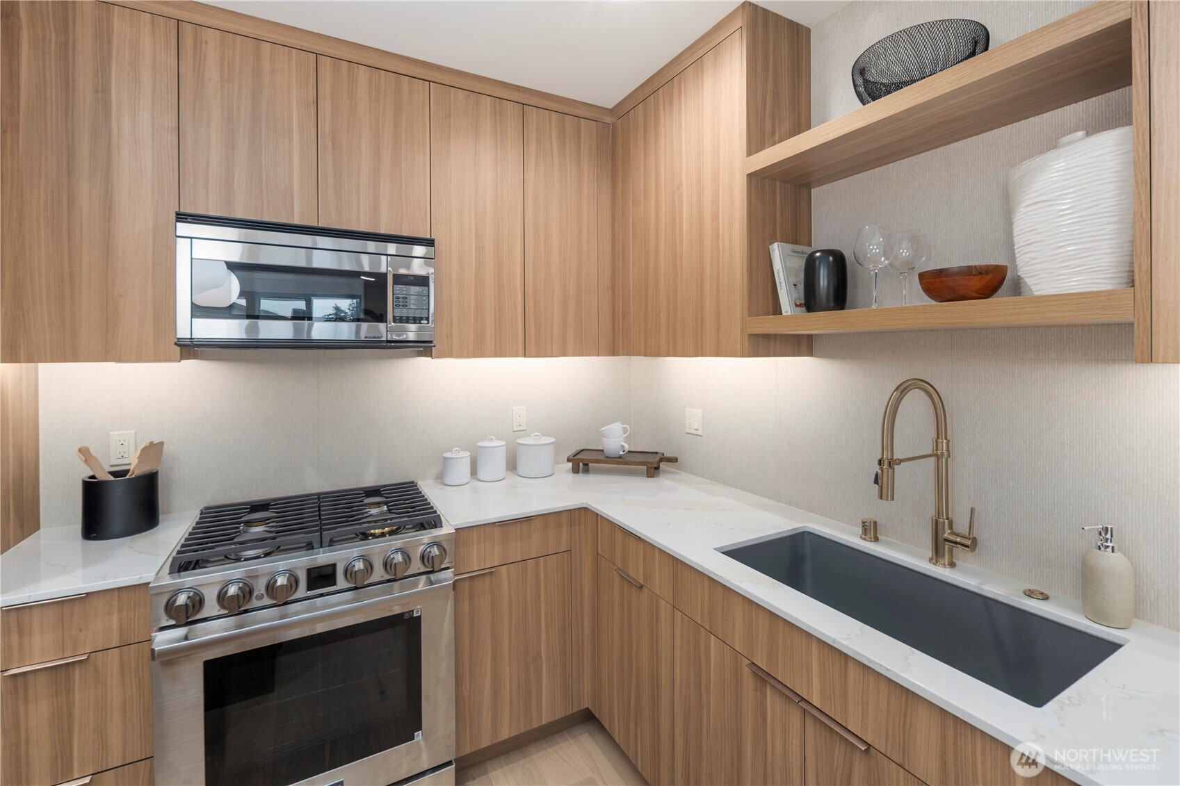 614 5th Avenue S #C101, Edmonds, WA 98020