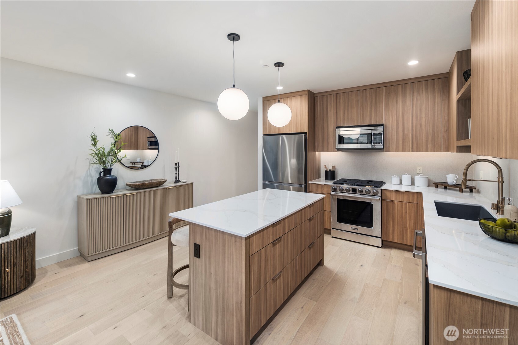 614 5th Avenue S #C101, Edmonds, WA 98020