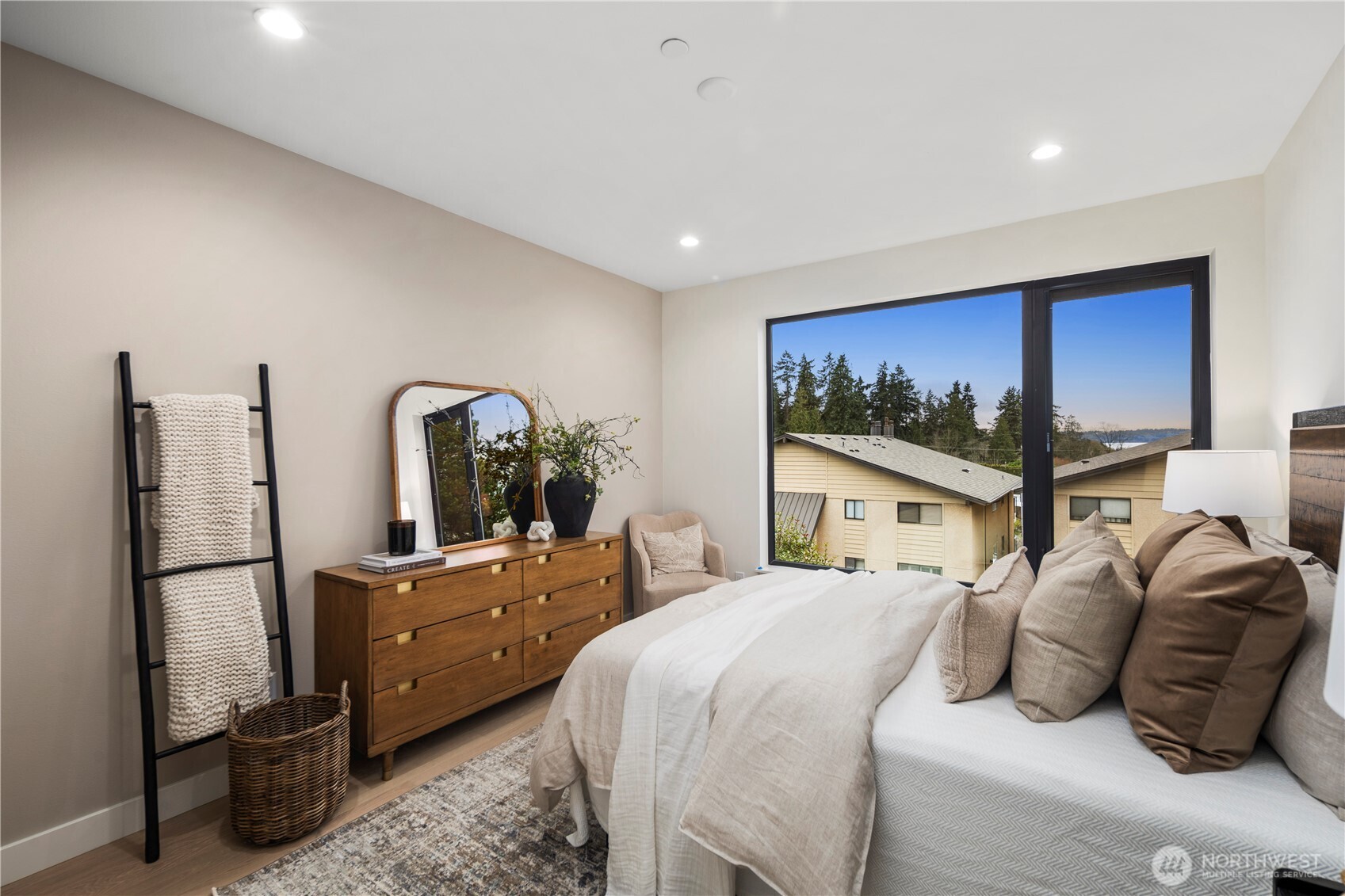 614 5th Avenue S #C101, Edmonds, WA 98020