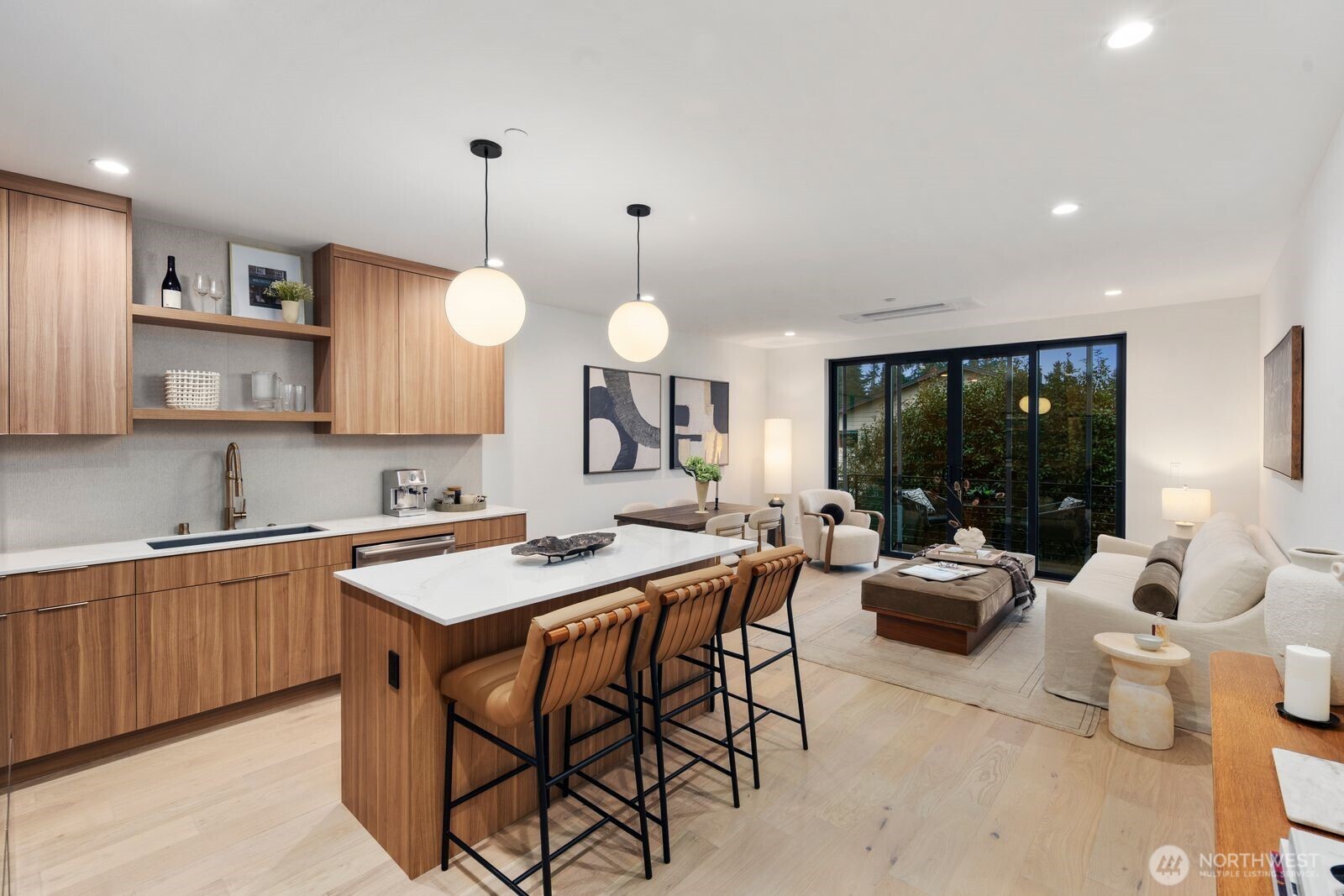 614 5th Avenue S #C107, Edmonds, WA 98020