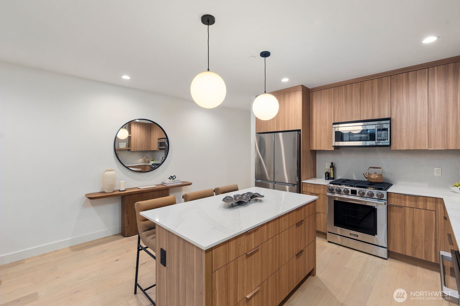 614 5th Avenue S #C107, Edmonds, WA 98020