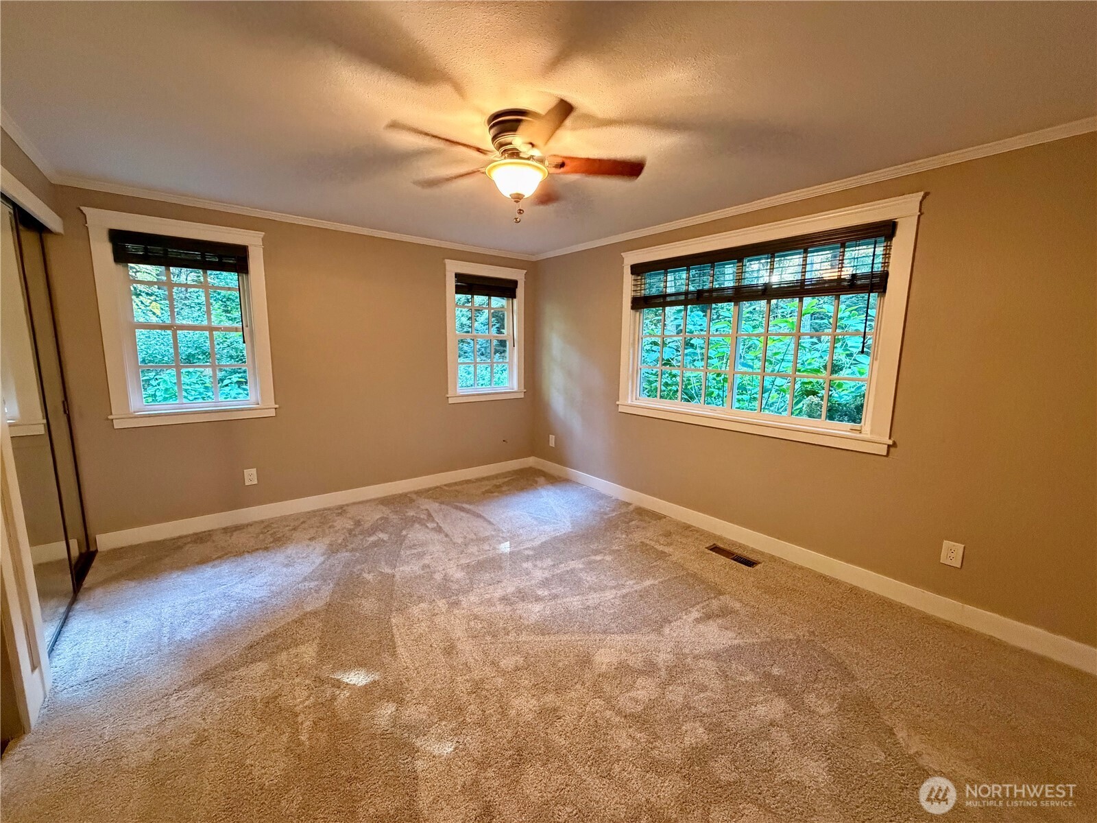 3813 70th Avenue NW, Gig Harbor, WA 98335-6489