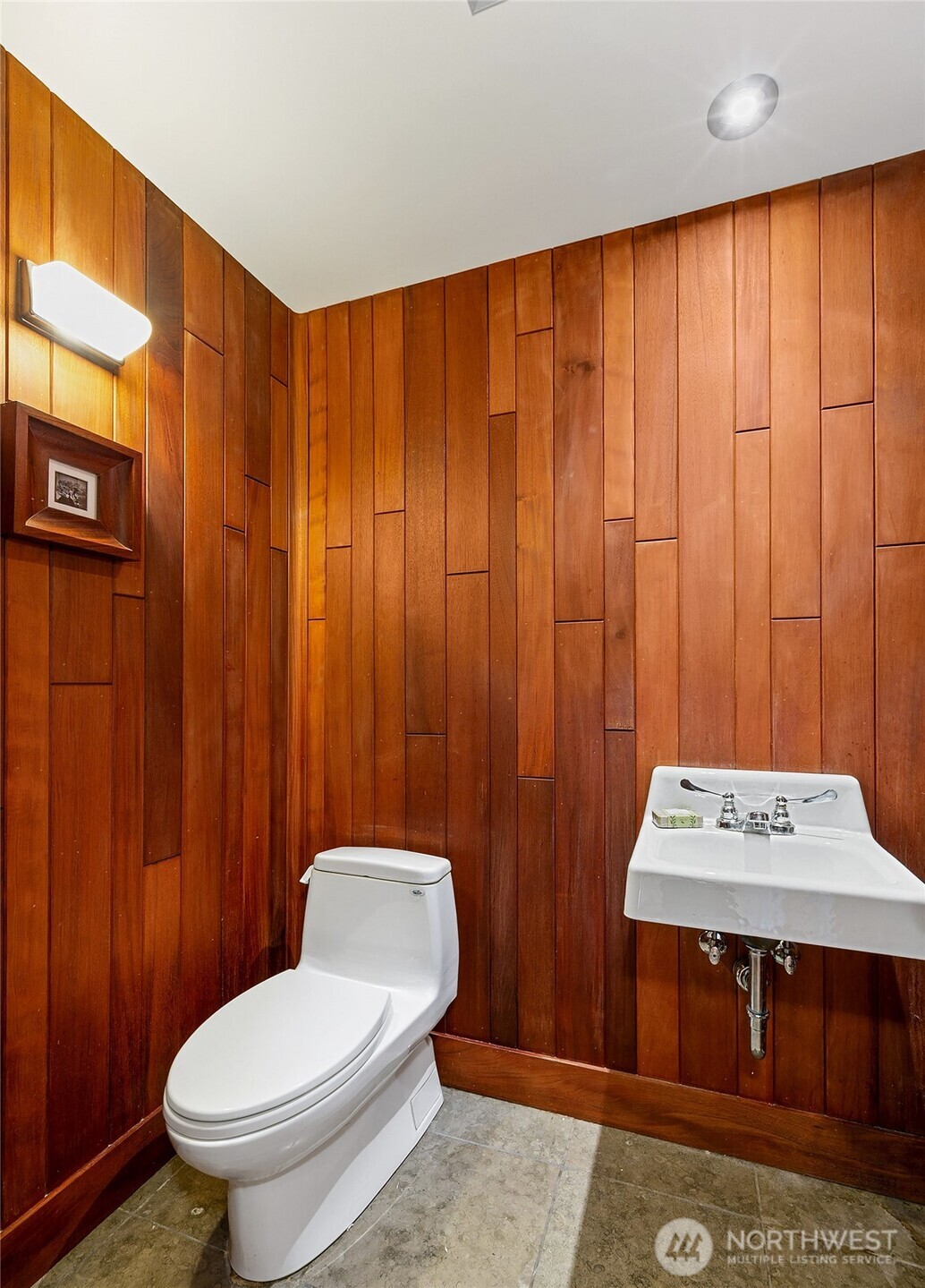 7503 Fairway Drive NE, Seattle, WA 98115