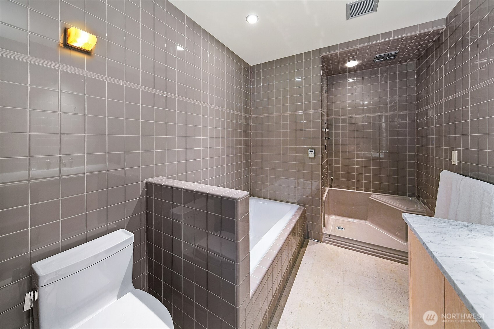 7503 Fairway Drive NE, Seattle, WA 98115