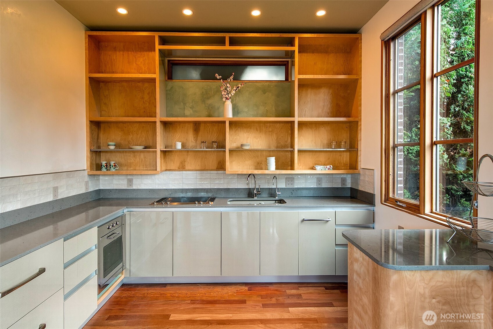 7503 Fairway Drive NE, Seattle, WA 98115