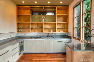 7503 Fairway Drive NE, Seattle, WA 98115 - Photo 30