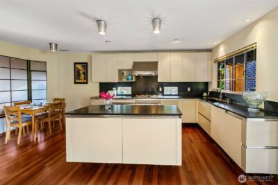 7503 Fairway Drive NE, Seattle, WA 98115 - Photo 10