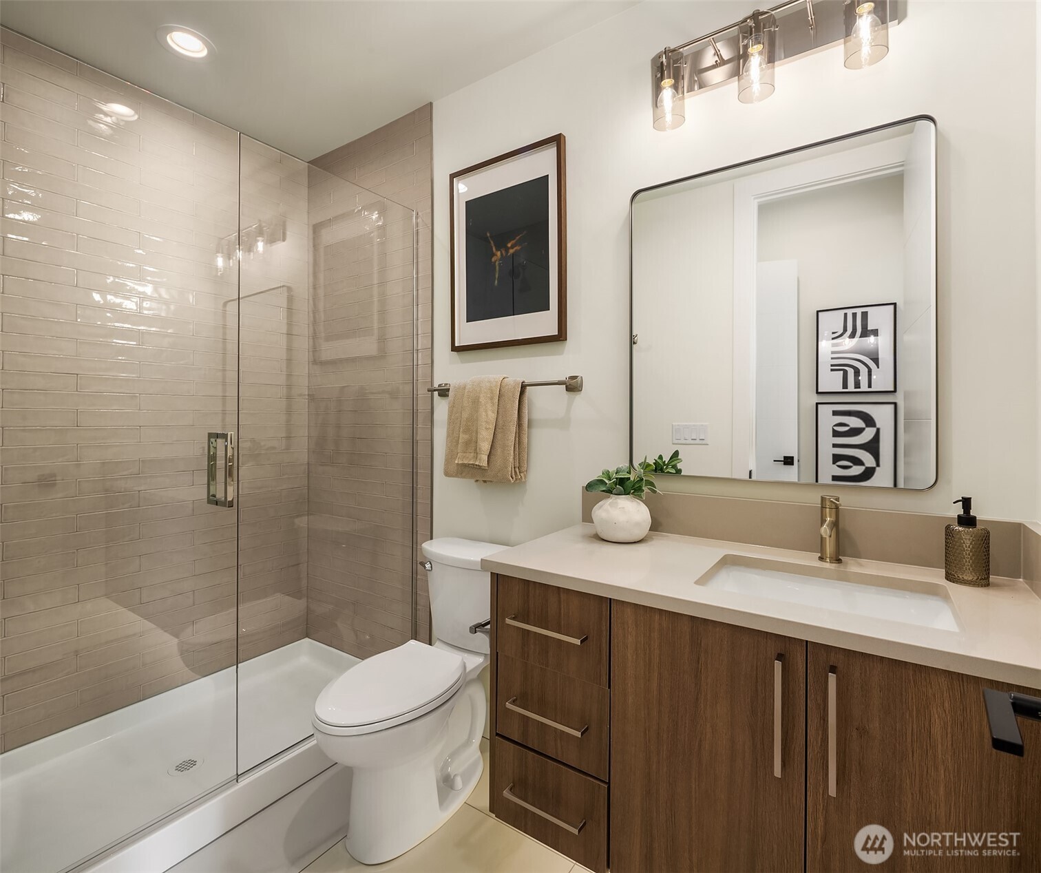 19902 Broadway Avenue , Snohomish, WA 98296