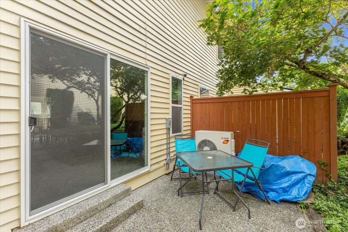 12024 101st Avenue NE #E2, Kirkland, WA 98034