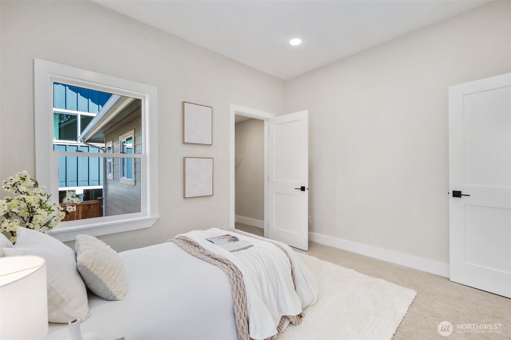 8226 Meridian Avenue N, Seattle, WA 98103