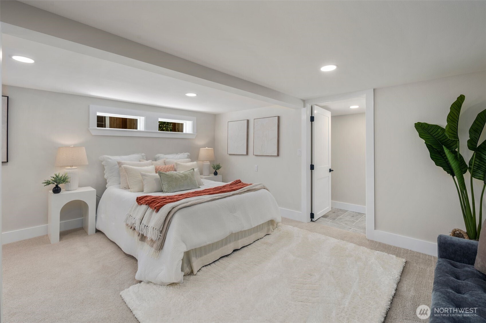 8226 Meridian Avenue N, Seattle, WA 98103