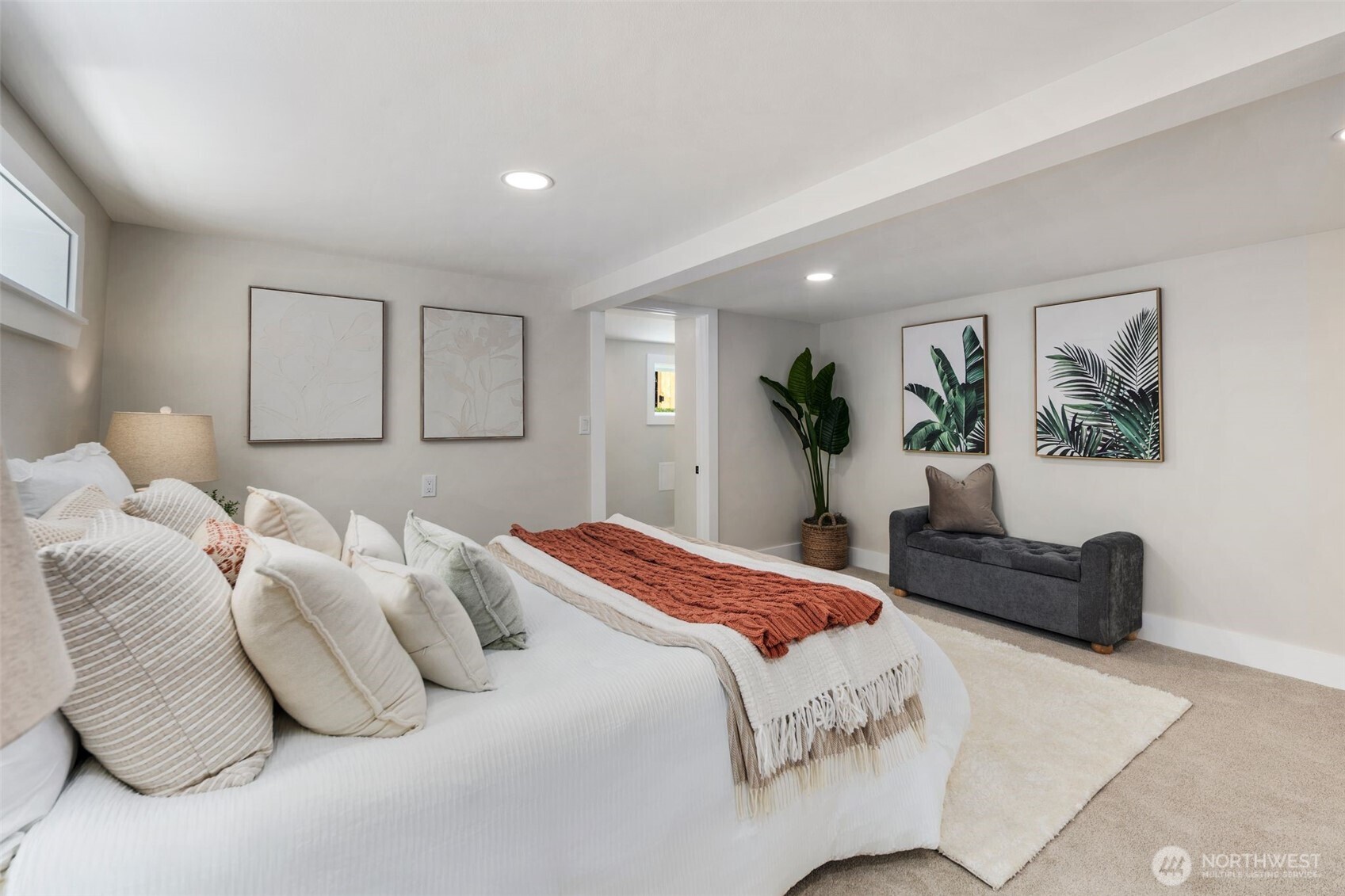 8226 Meridian Avenue N, Seattle, WA 98103