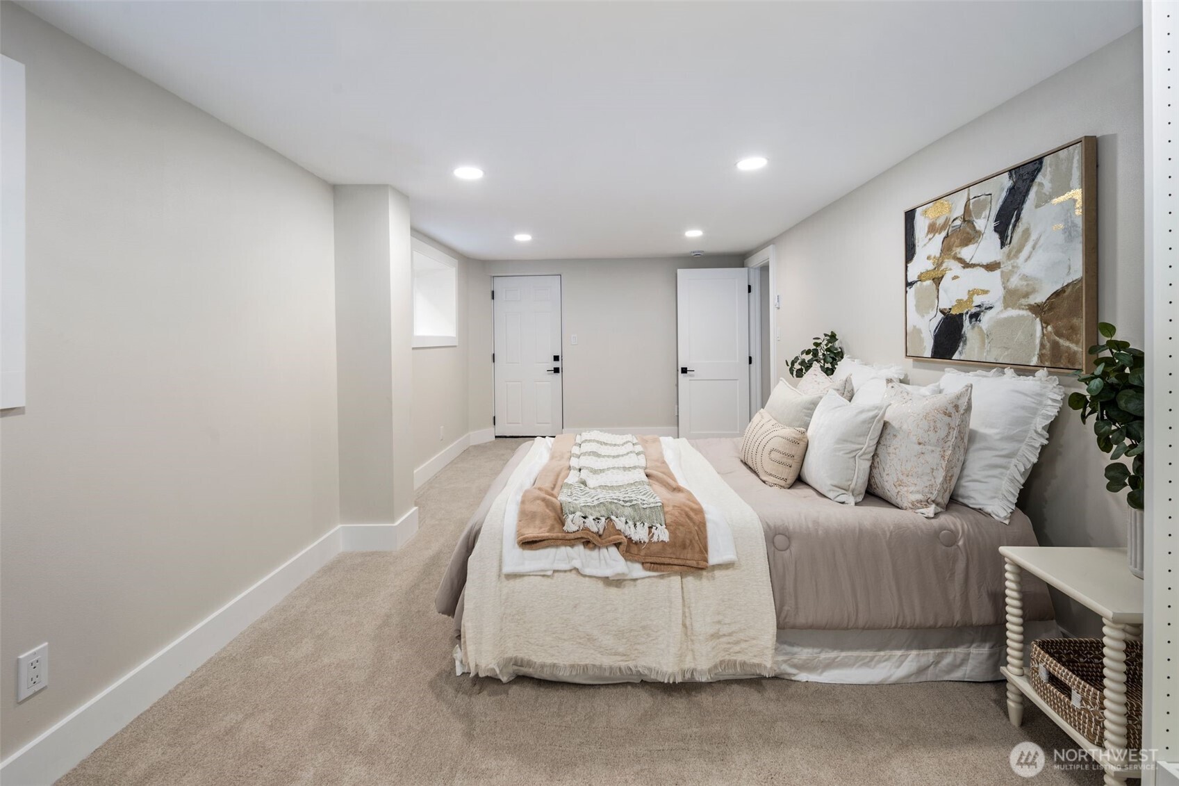 8226 Meridian Avenue N, Seattle, WA 98103