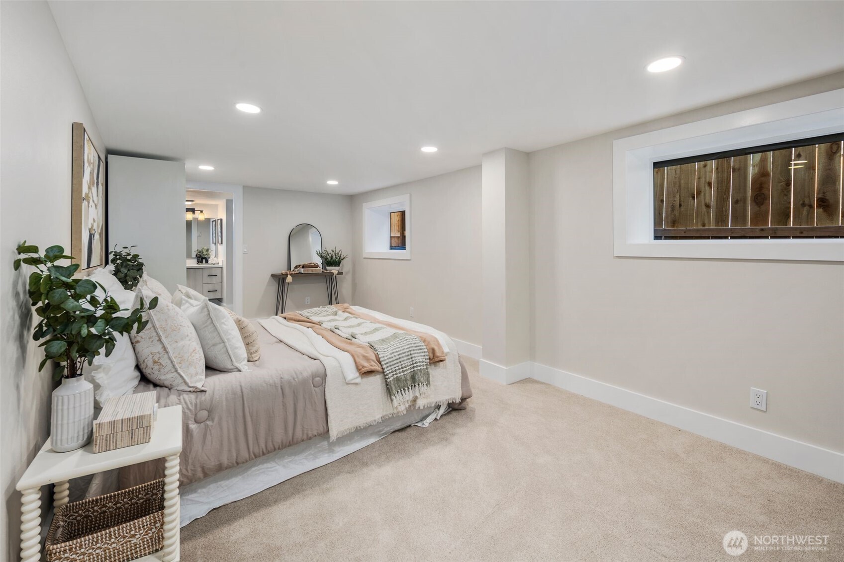 8226 Meridian Avenue N, Seattle, WA 98103