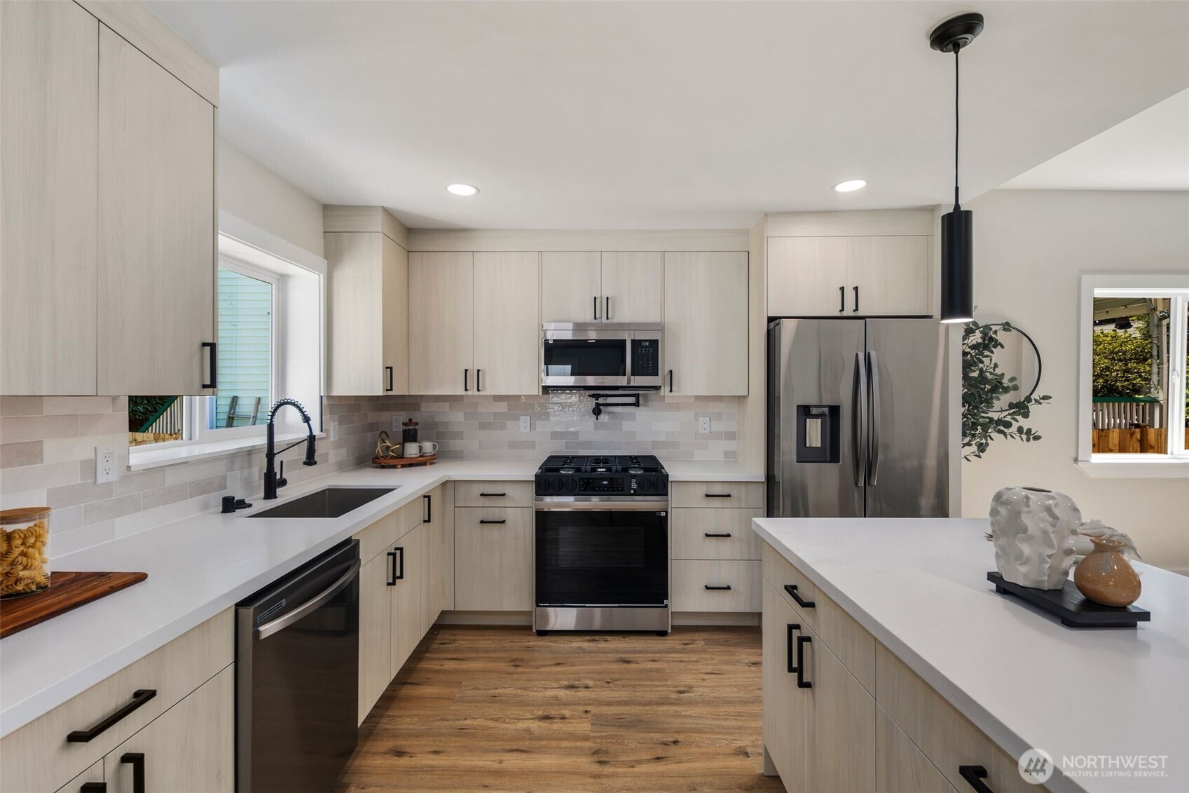 8226 Meridian Avenue N, Seattle, WA 98103