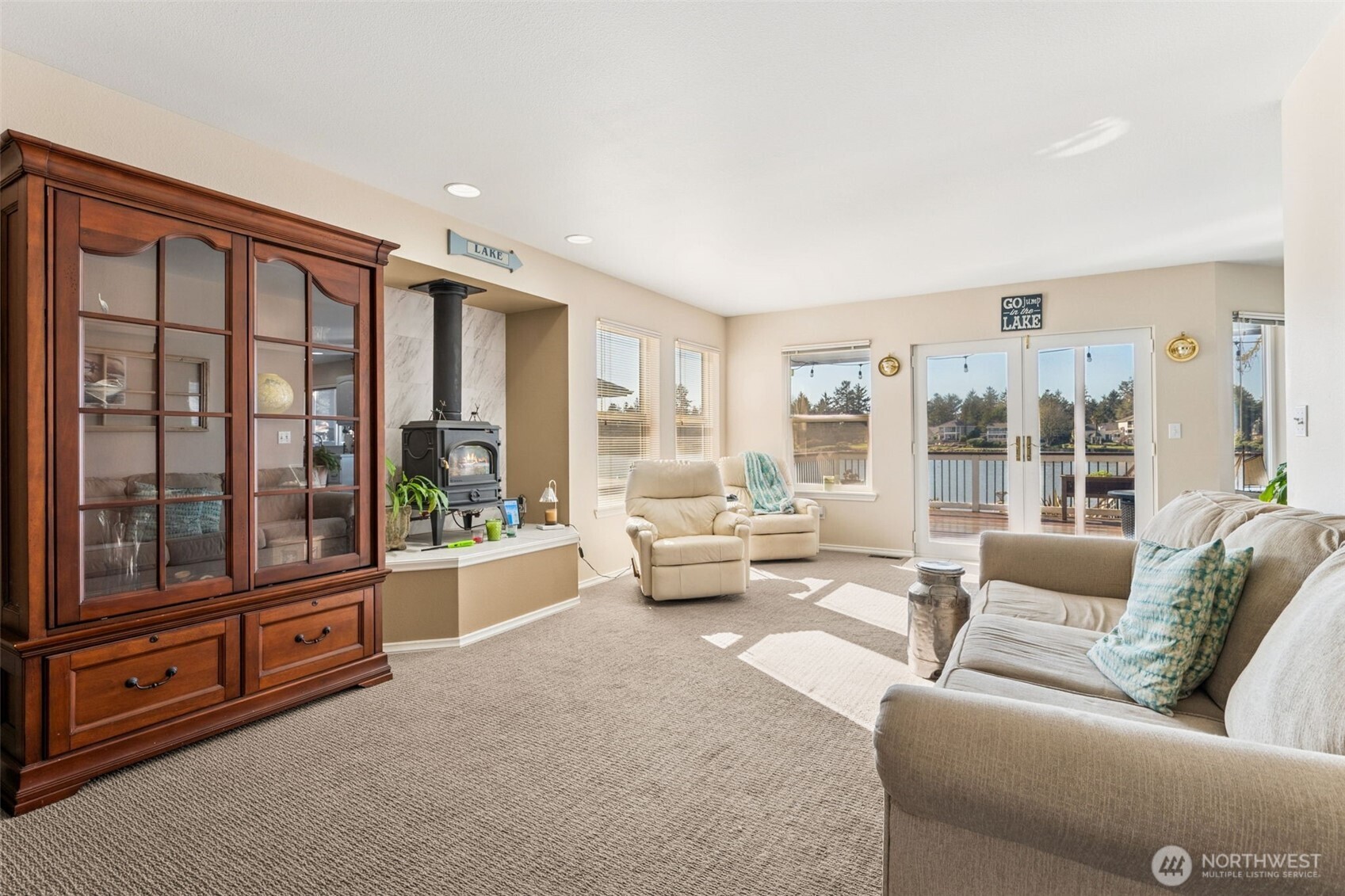 385 Eagle Nest Court SE, Ocean Shores, WA 98569