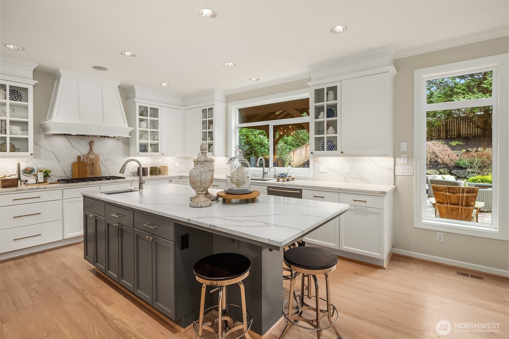 9843 NE 25th Street , Bellevue, WA 98004