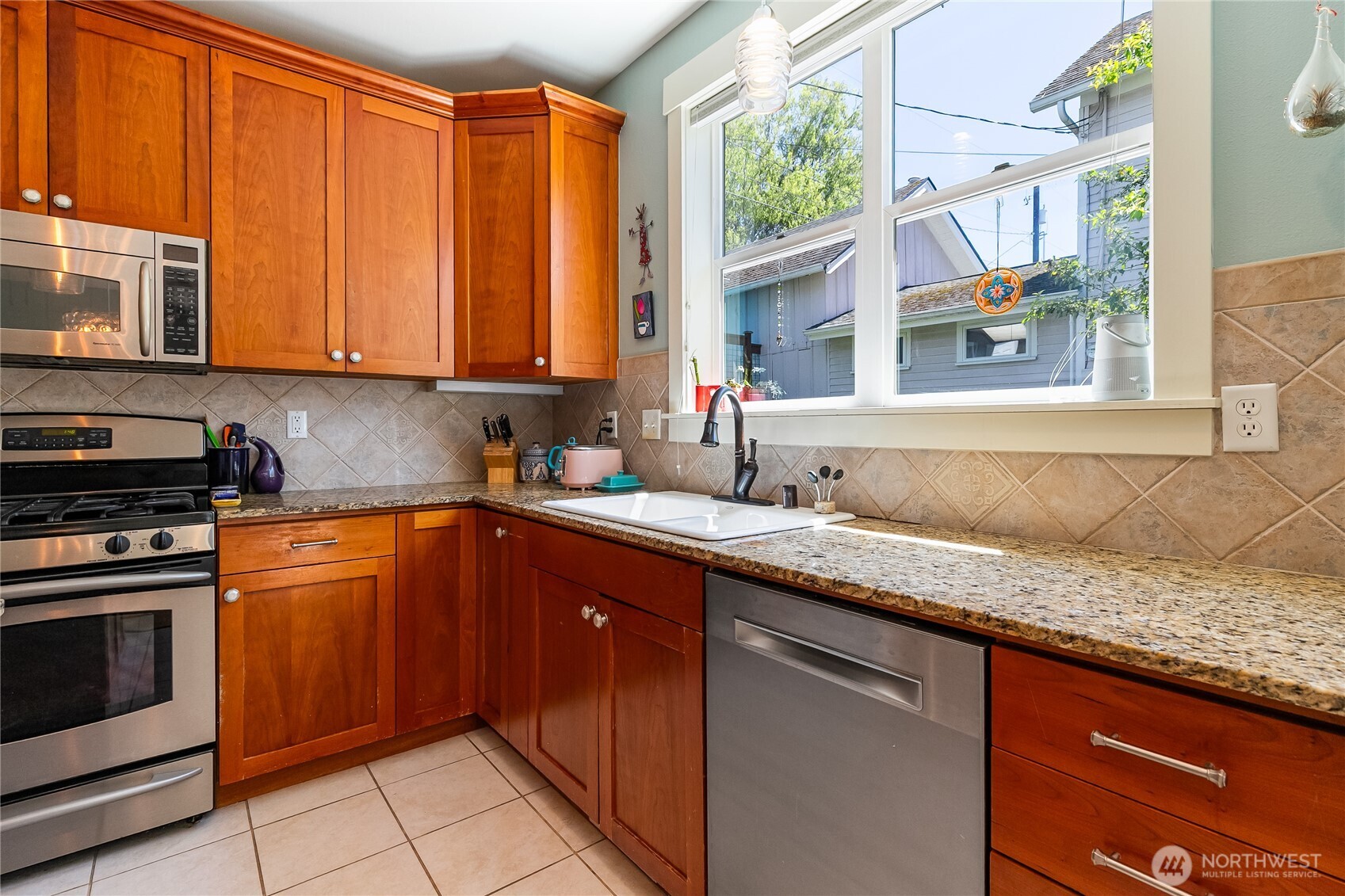 805 11th Street , Bellingham, WA 98225