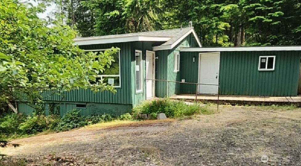 311 N Paradise Drive , Lilliwaup, WA 98555-9773