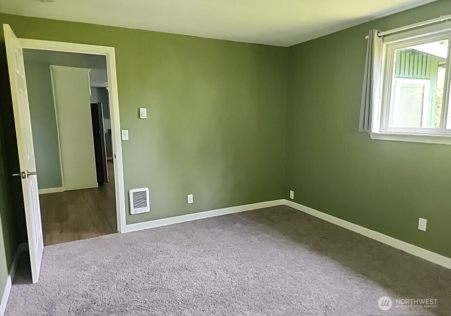 311 N Paradise Drive , Lilliwaup, WA 98555-9773