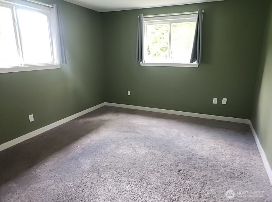 311 N Paradise Drive , Lilliwaup, WA 98555-9773