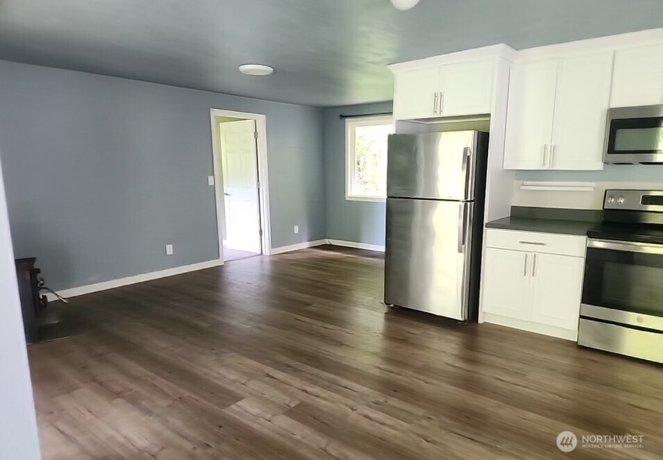 311 N Paradise Drive , Lilliwaup, WA 98555-9773