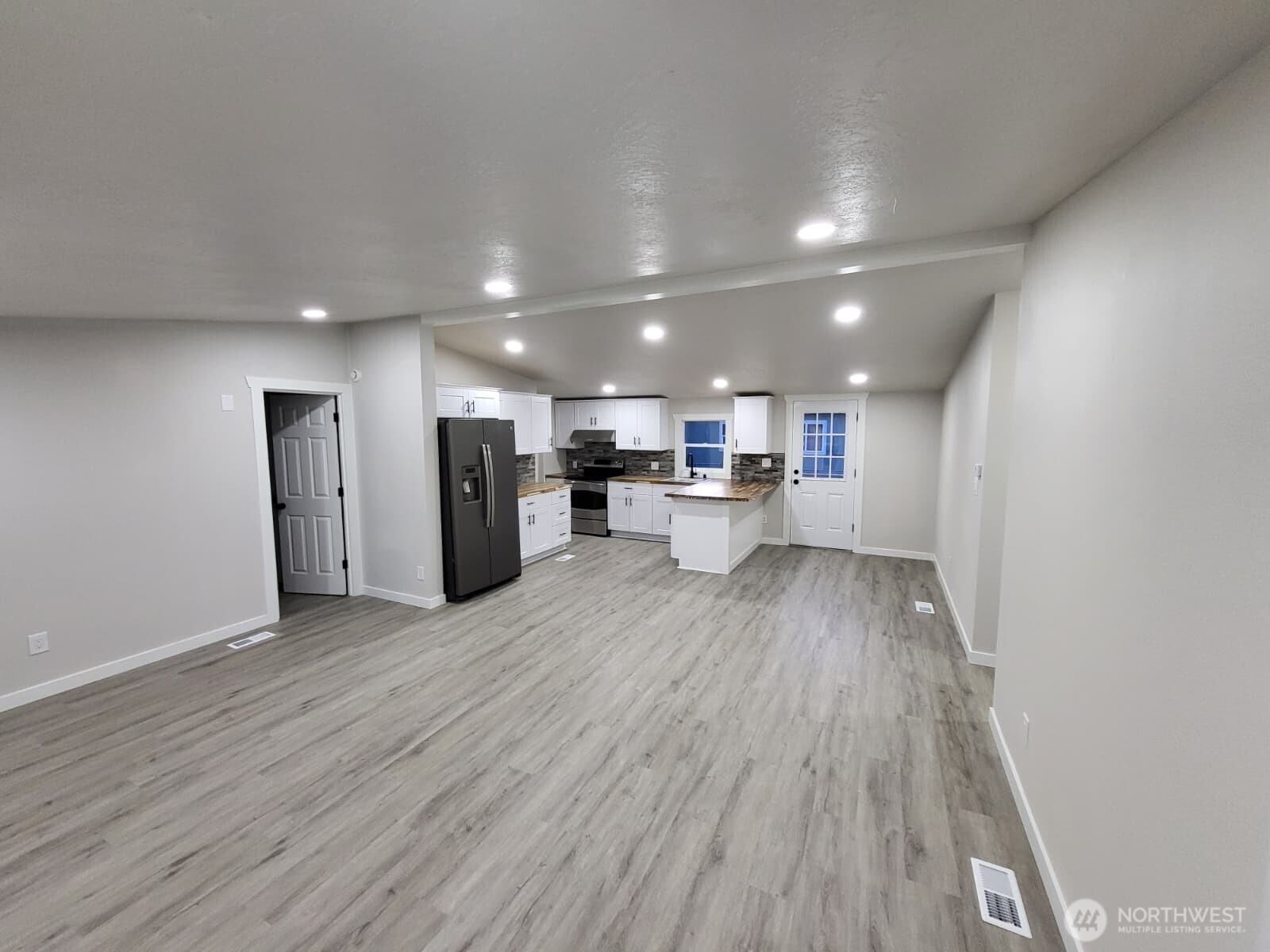 1660 S 333RD Street #36, Federal Way, WA 98003