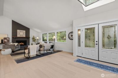 1044 145th Place NE, Bellevue, WA 98007 - Photo 2