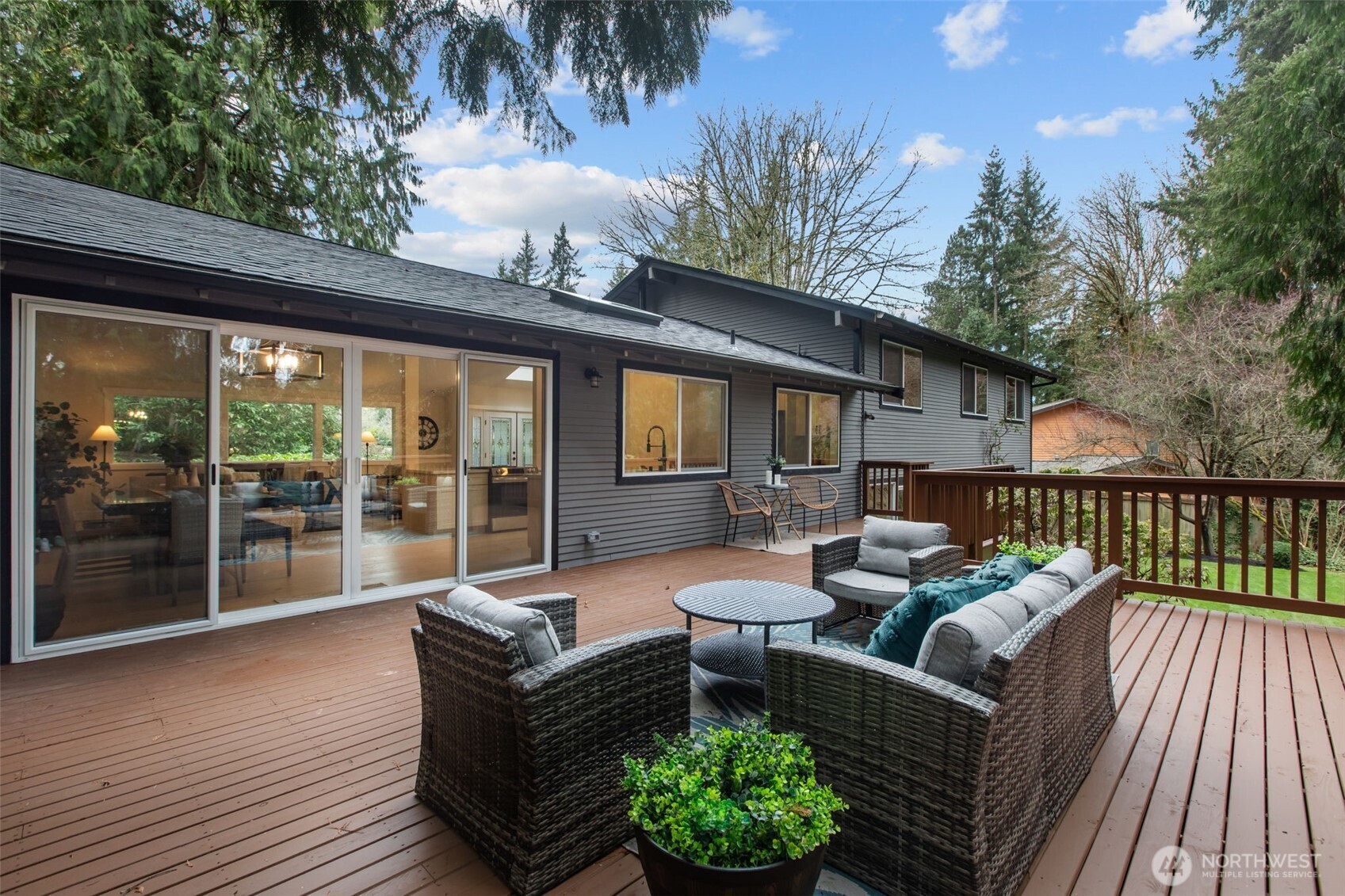 1044 145th Place NE, Bellevue, WA 98007