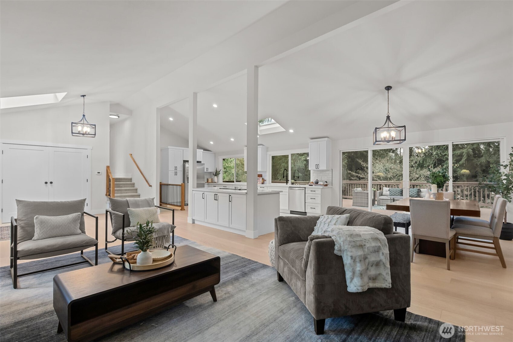 1044 145th Place NE, Bellevue, WA 98007