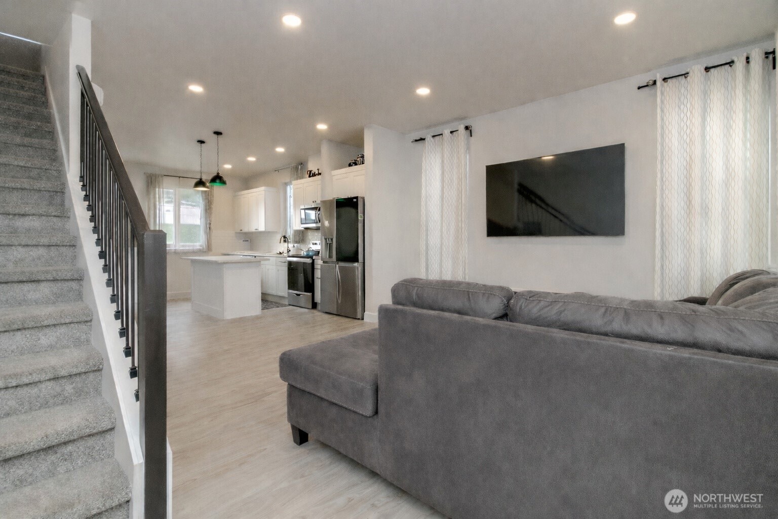 6642 S Alder Street , Tacoma, WA 98409