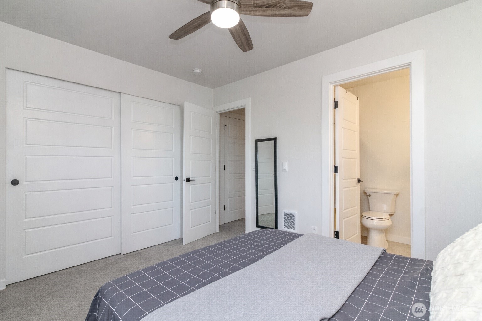 6642 S Alder Street , Tacoma, WA 98409