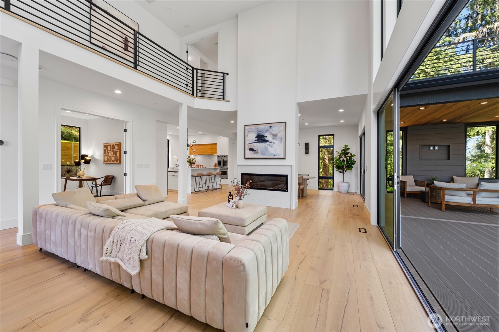 17720 SE 63rd Place , Bellevue, WA 98006