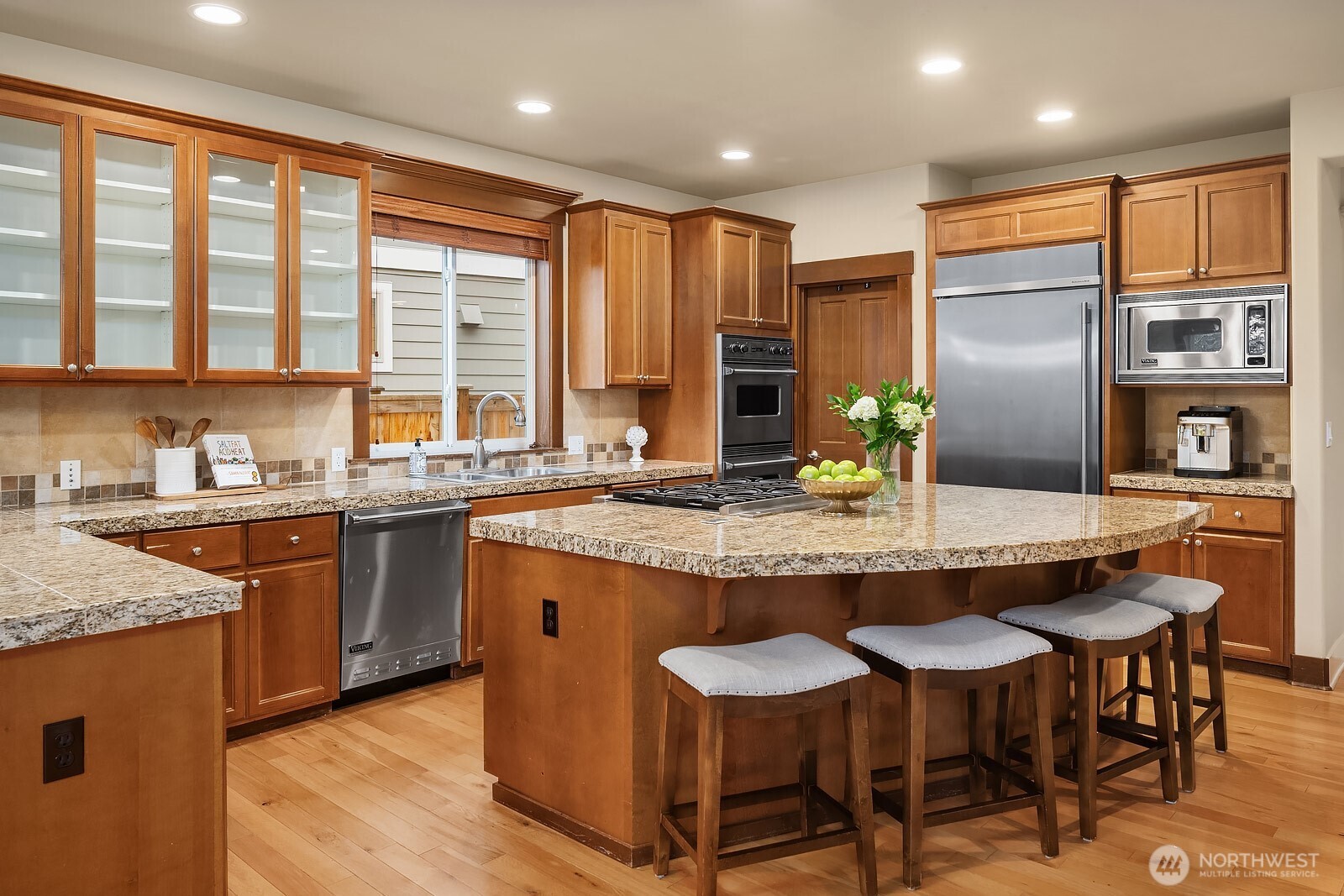 809 235th Avenue NE, Sammamish, WA 98074