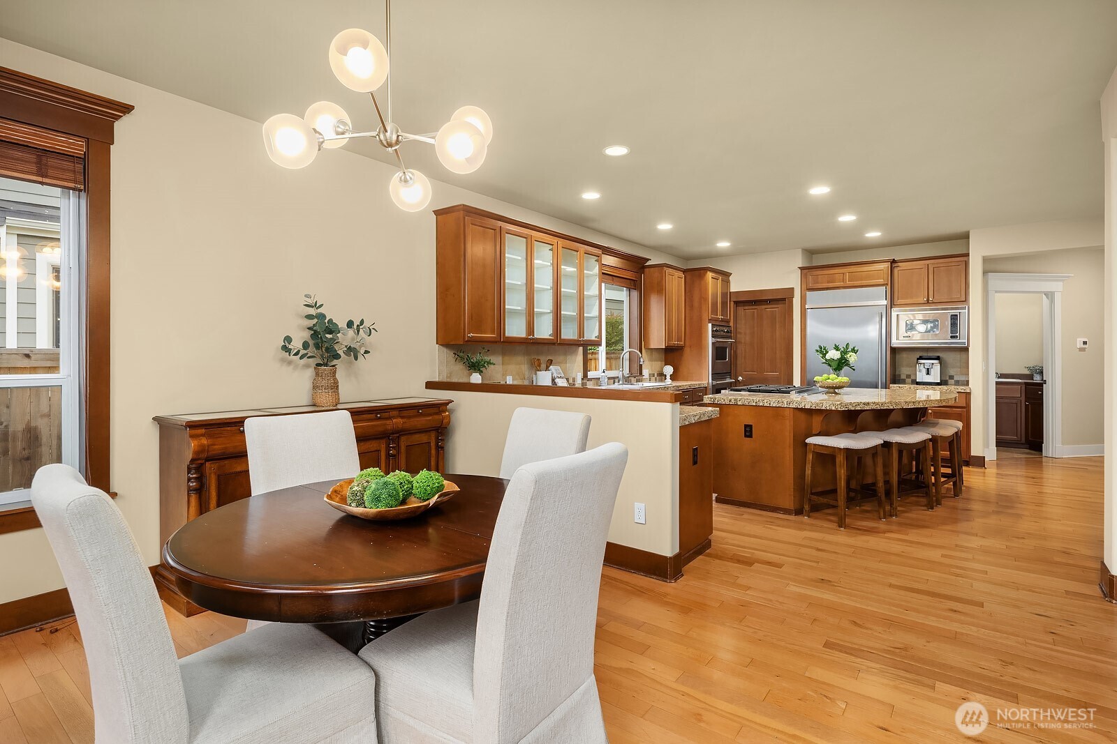 809 235th Avenue NE, Sammamish, WA 98074